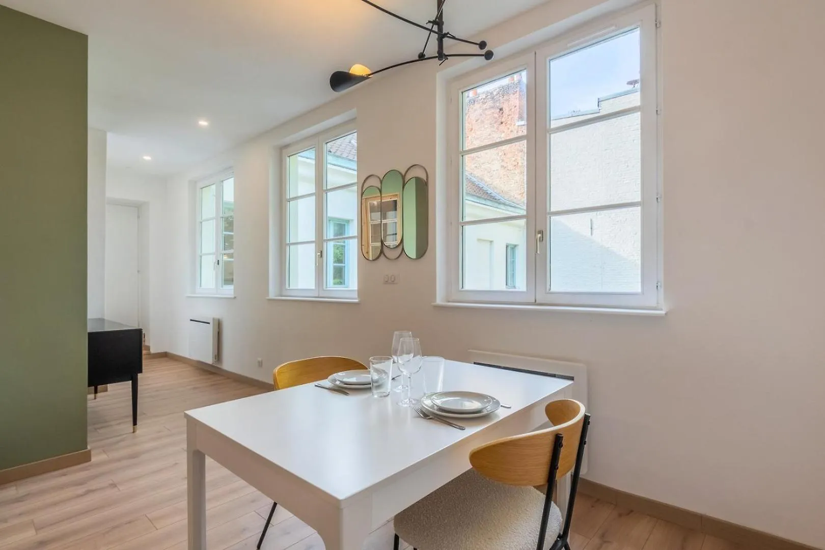 شقة Appartement Une Chambre Avec Parking, Vieux ليل